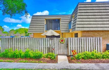 325 3rd Way West Palm Beach FL-large-001