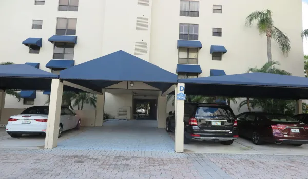 BUILDING FRONT