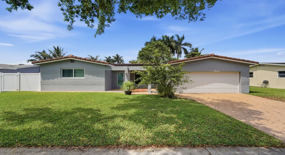 5261 SW 89th Ave