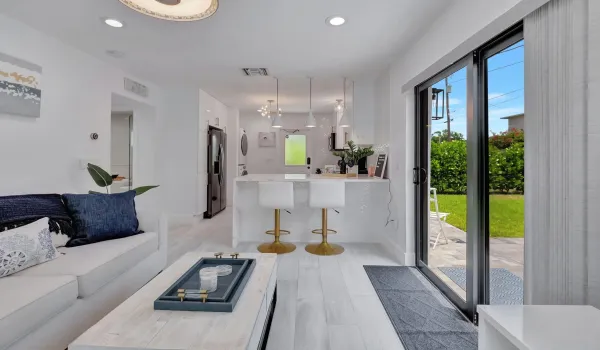 Cottage Living in East Delray