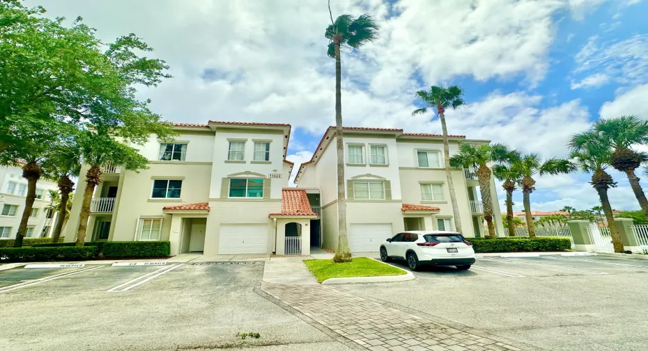 01-11023 Legacy Ln #303