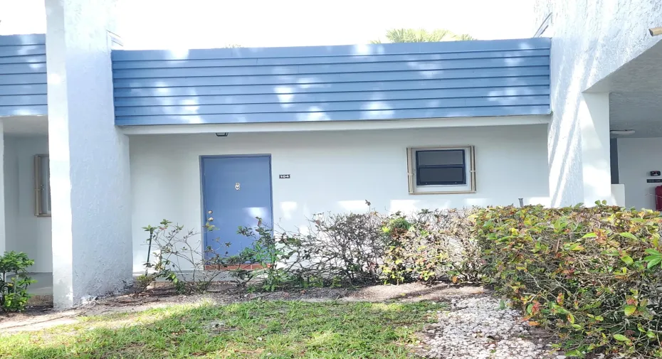 FRONT OF CONDO