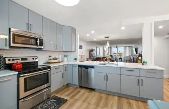 Large Updated Kitchen!