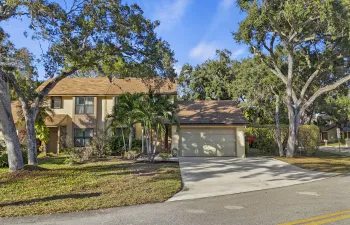 1089 Raintree Dr