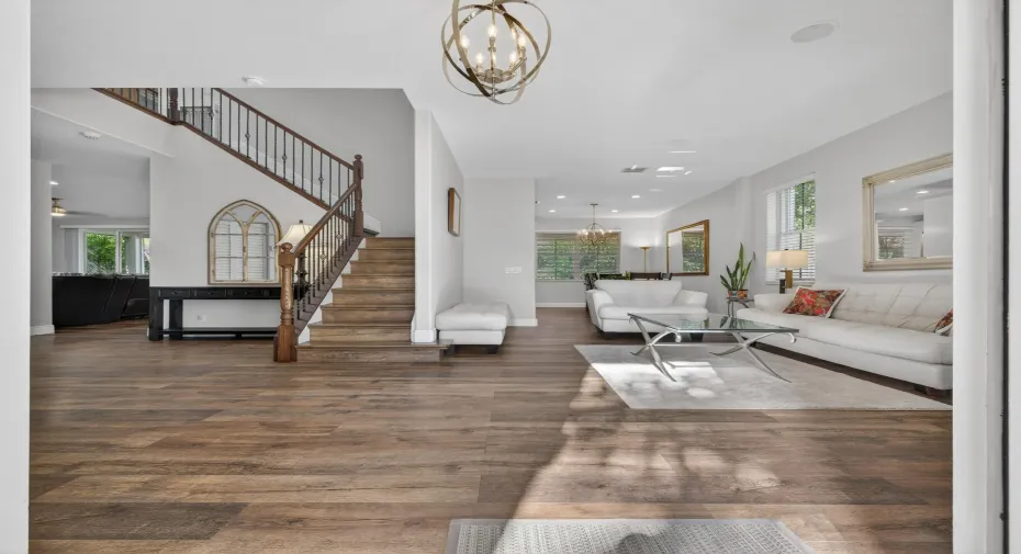 Spacious livingroom area.