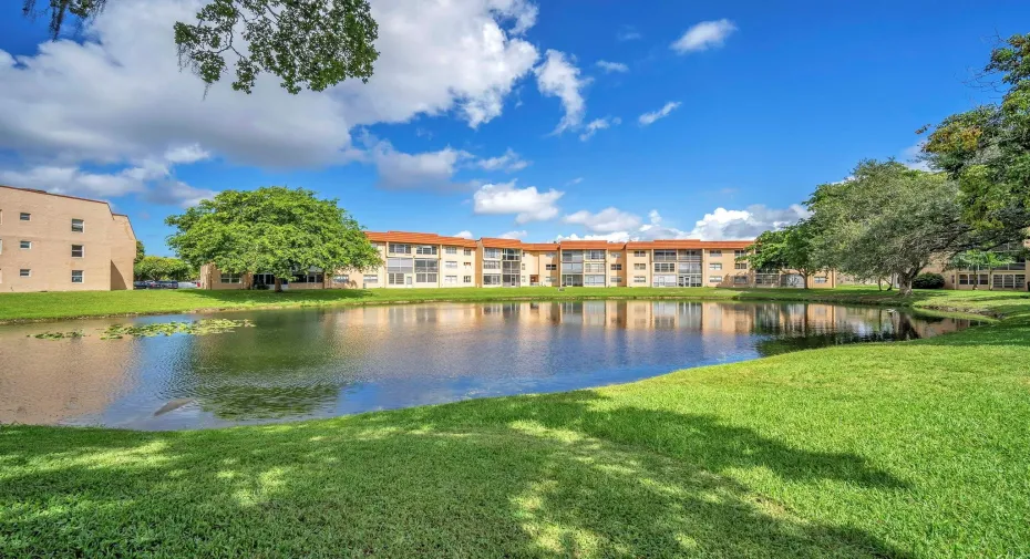 Great lake views 9301 Sunrise Lakes Blvd 207