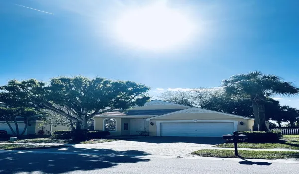 238 Kensington Way