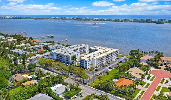 1516 S Lakeside Dr-24