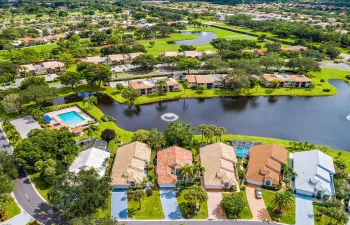 6866 Briarlake Cir Eastpoint MLS-11