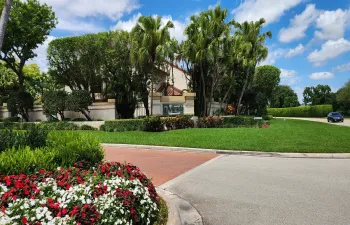 La Mirada-Entrance