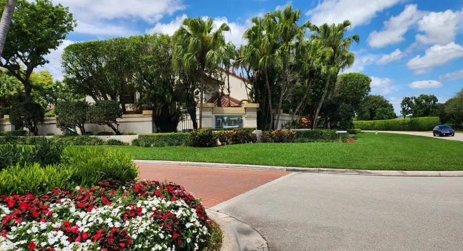 La Mirada-Entrance