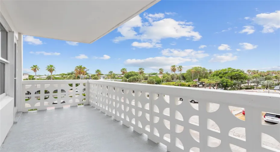 Balcony NW Corner