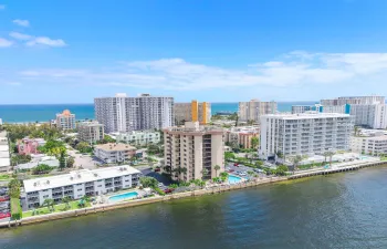 501 N Riverside Dr u203_031