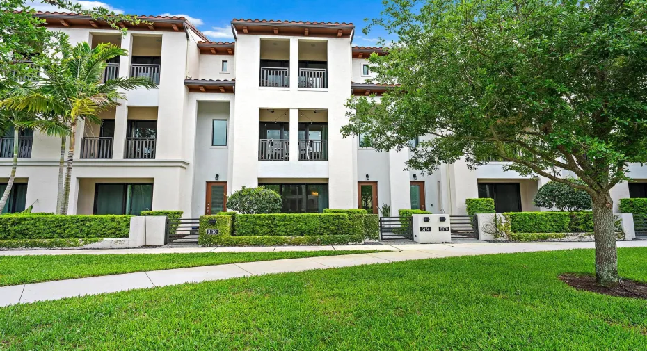 5174 Beckman Ter-3