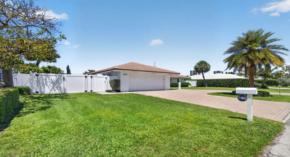 WELCOME HOME! 4 BEDS / 3 BATH/ CUSTOM POOL!