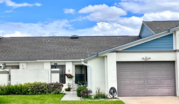 29 Lakepointe front2