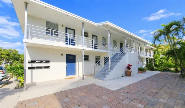 331 WALTON BLVD