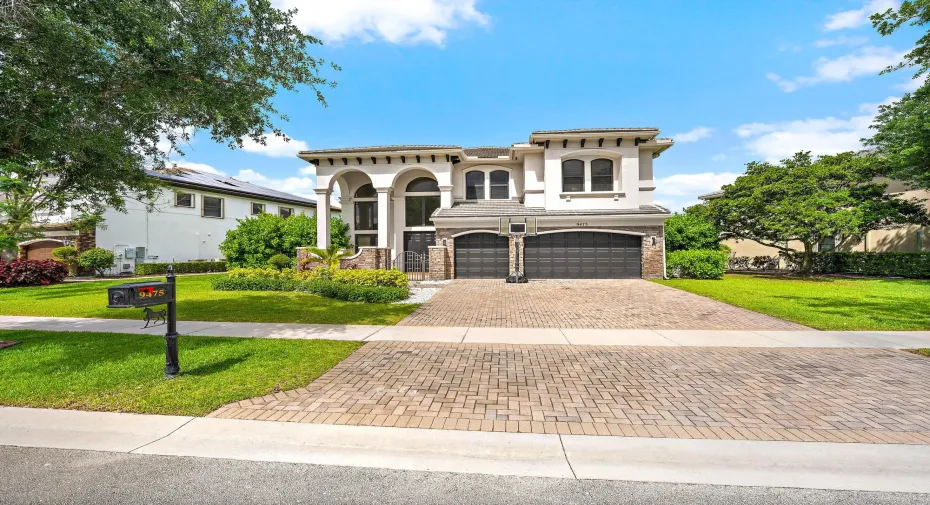 Elegant Front Elevation