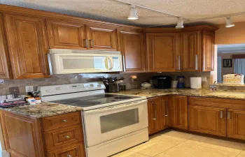Pelican Pointe kitchen 3