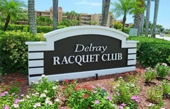 750 EGRET CIR 6102