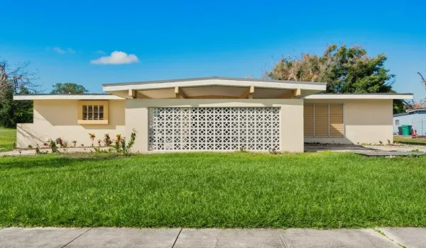 Front Exterior.jpeg-SMALL