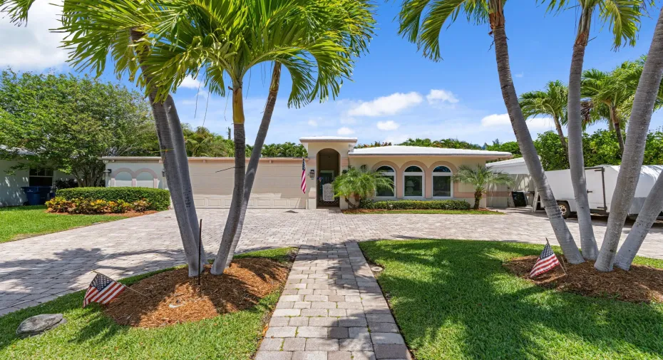 DSC09209.jpg-SMALL