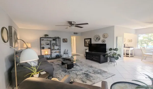 Corner 2 Bedroom w 2 Full Baths-Complete Impact Windows