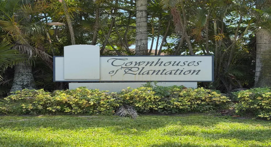 4700 NW 9th Court 4700, Plantation, FL 33317 2BR Townhouse w/ Private Yard | Plantation FL | Near Turnpike & I-95