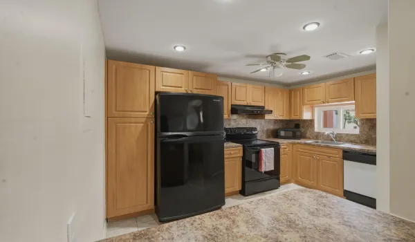 2. Full Kitchen