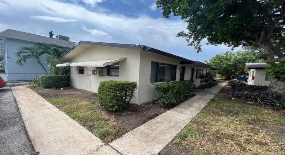 1150 Exterior