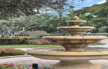 Pradera front
