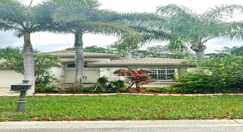 FRONT OF HOUSE