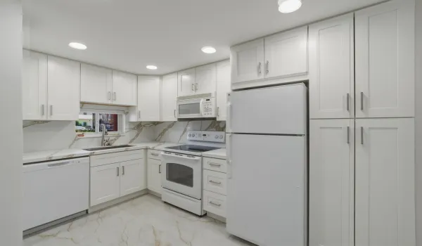 1. Full Kitchen USE