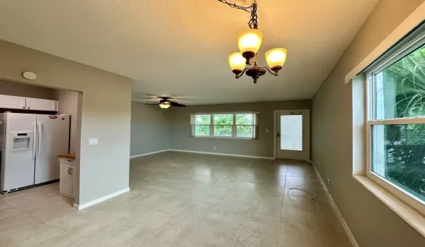 Living Room/Dining Area