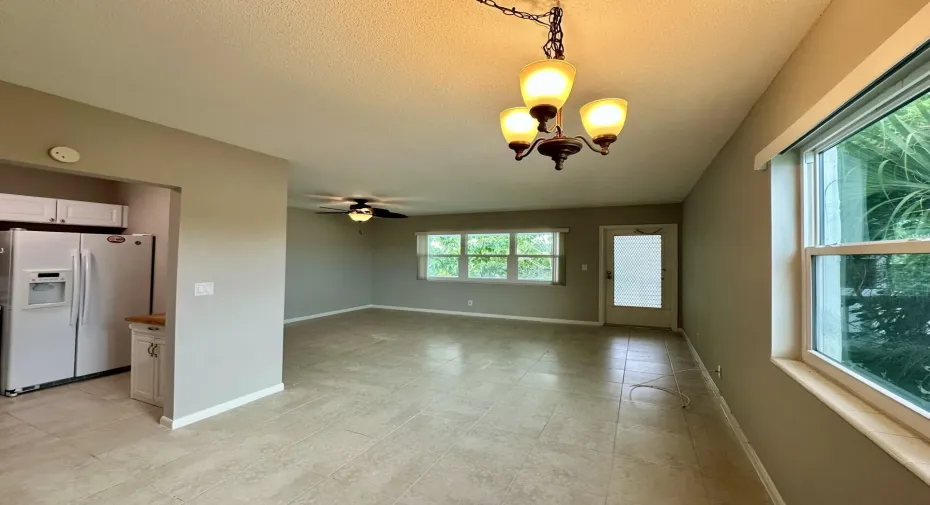 Living Room/Dining Area