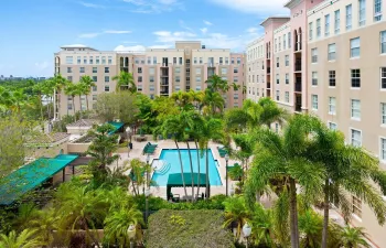 Dining, entertainment, shopping and the riverfront all just steps away.