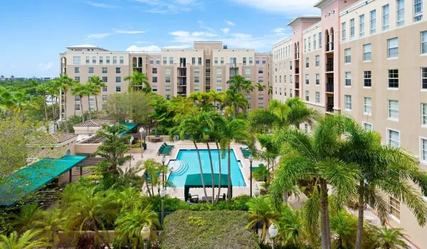 Dining, entertainment, shopping and the riverfront all just steps away.