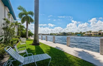 Steps from the Intracoastal
