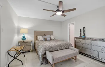 1037 Berkshire D, furnished Bedroom