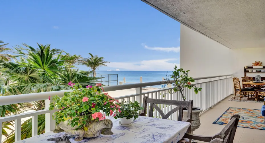 Fresh ocean air, tranquil sound of the surf, with tropical landscaping