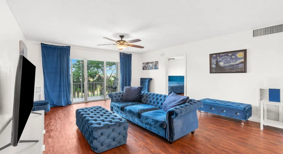 18-web-or-mls-1101 Crystal Lake Dr Pompa