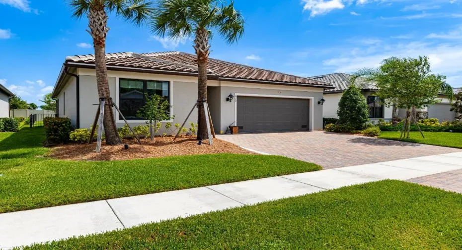 519 SE Villandry Way-27