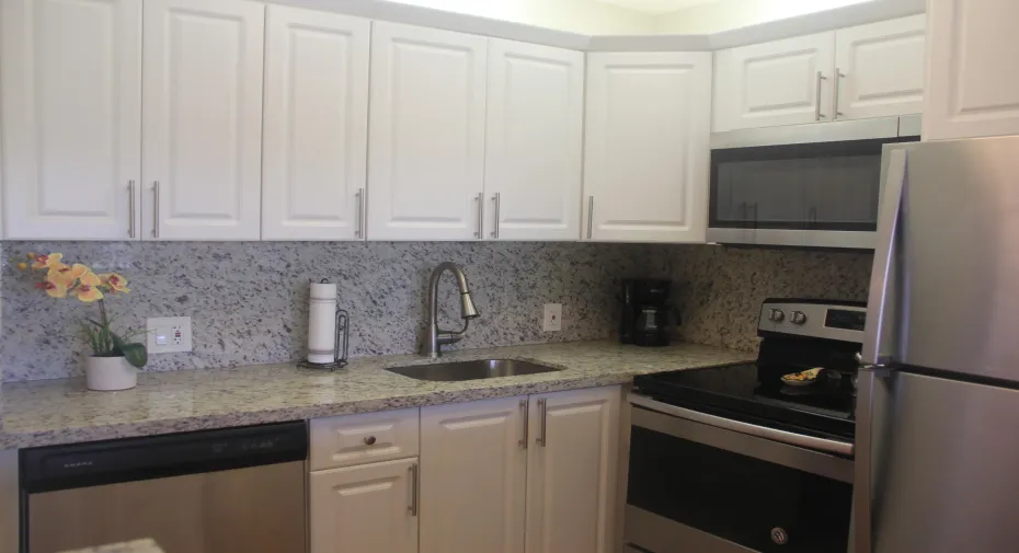 Granite Counters & Stainless Appliances