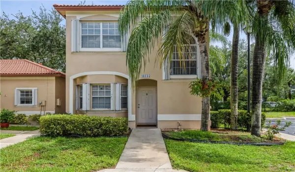 Adorable townhome that absolutely feels like a single family home.