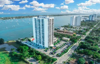 5600 N Flagler Dr, #407