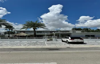 El Mar Dr. / EAST SIDE of French Leave Condo