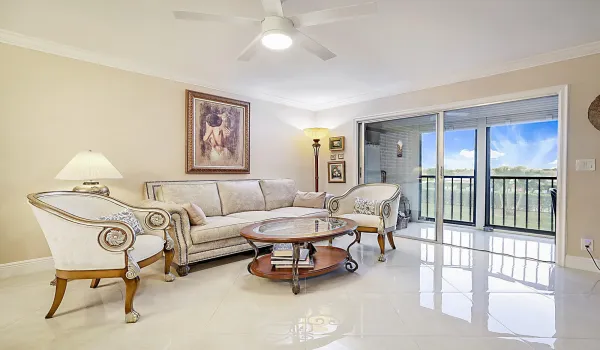 03_7286_Huntington_Land_Unit_2043_mls