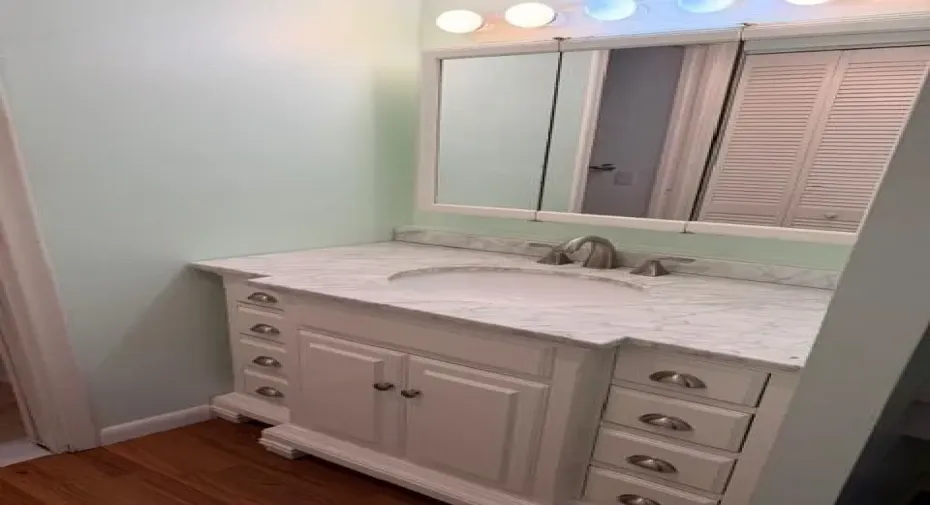 Primary bath