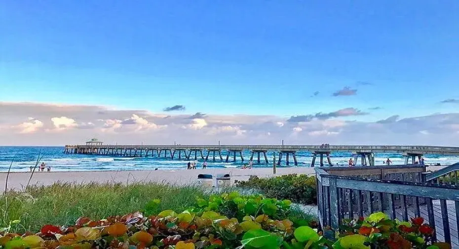 New pier, great restaurants and music.