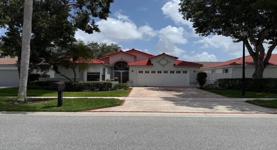 FRONT HOUSE